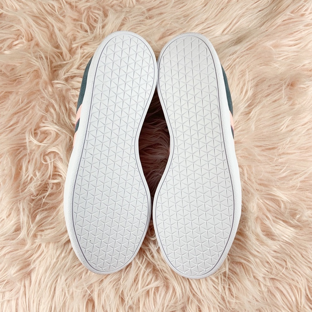 New Adidas Originals Women’s Sneakers - Picture 5 of 5